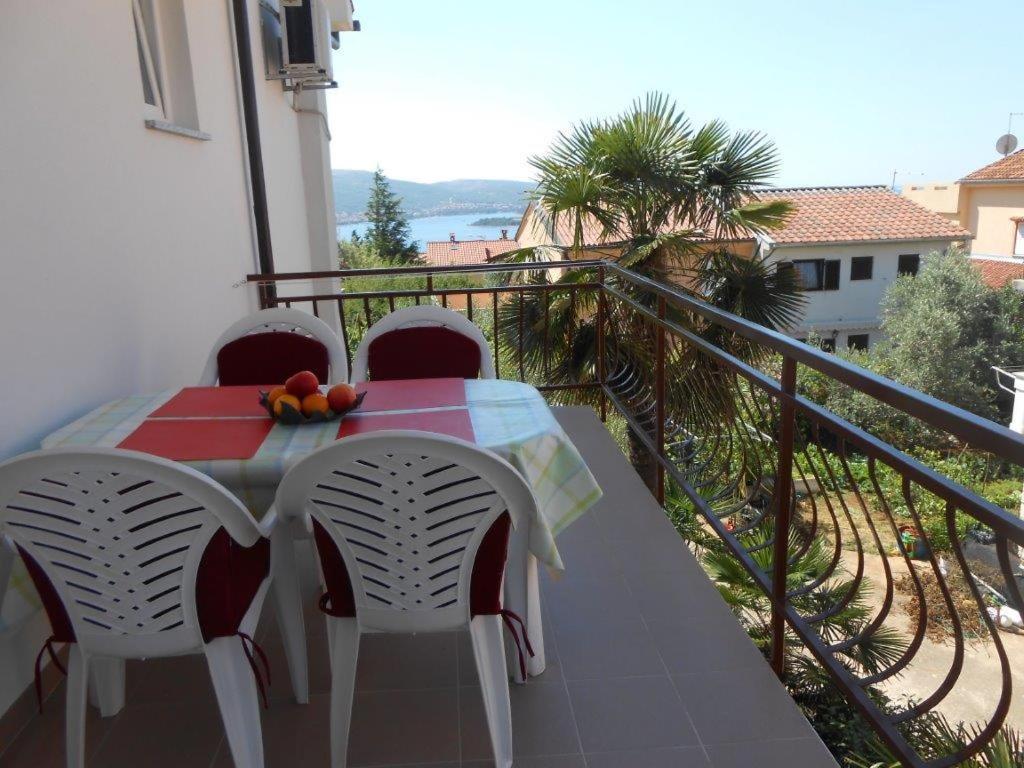 Apartmani Braut Kornic Exterior photo