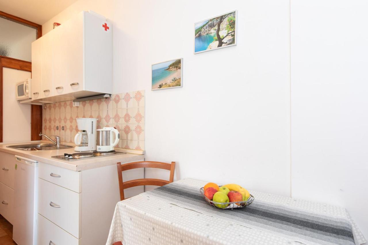 Apartmani Braut Kornic Exterior photo