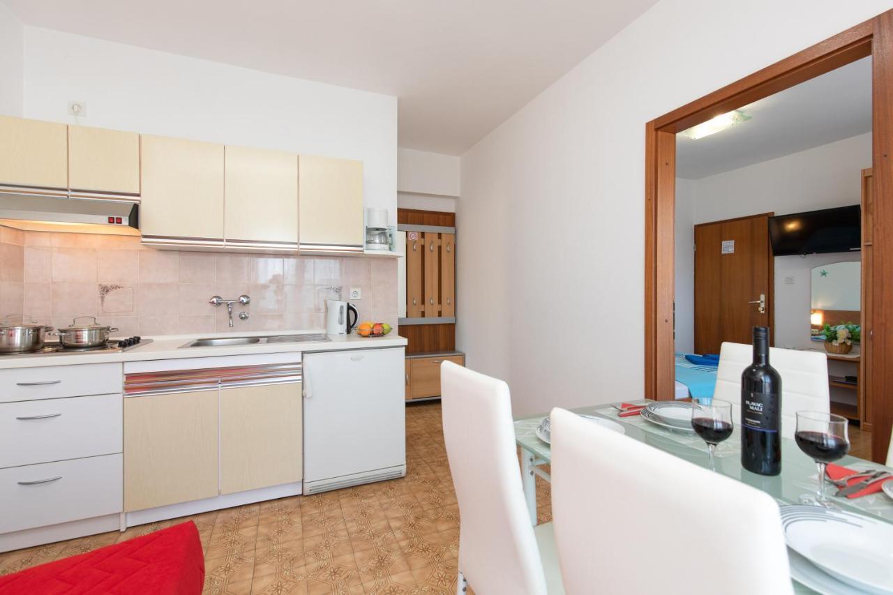 Apartmani Braut Kornic Exterior photo