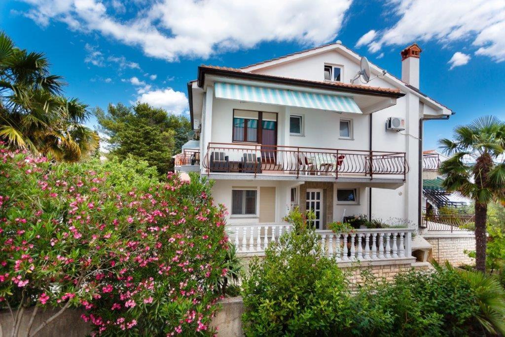 Apartmani Braut Kornic Exterior photo