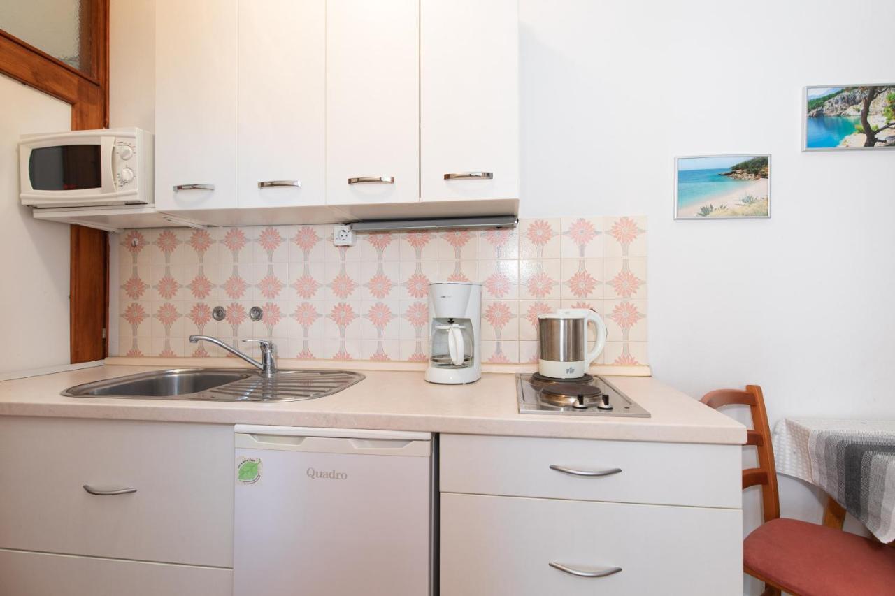 Apartmani Braut Kornic Exterior photo
